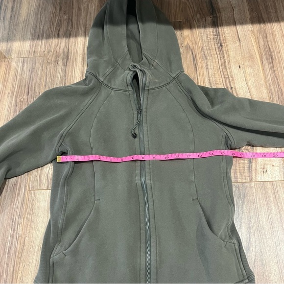 Lululemon Scuba Hoodie *Light Cotton Fleece
Army Green - Picture 11 of 13